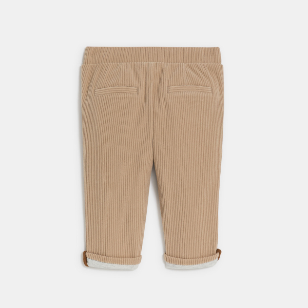 بنطال مخملي مضلع ناعم باللون البيج للأولاد الصغار.